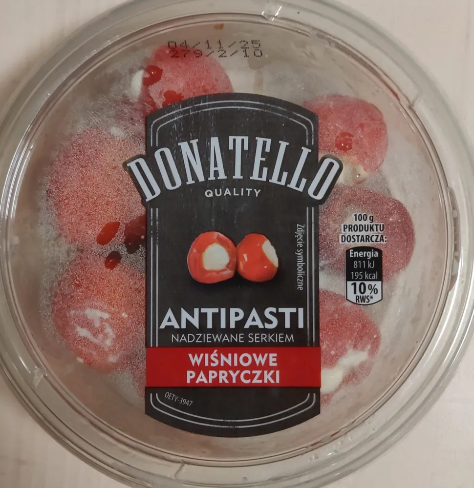 Antipasti nadziewane serkiem wiśniowe papryczki