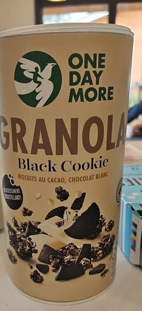 Granola black cookie