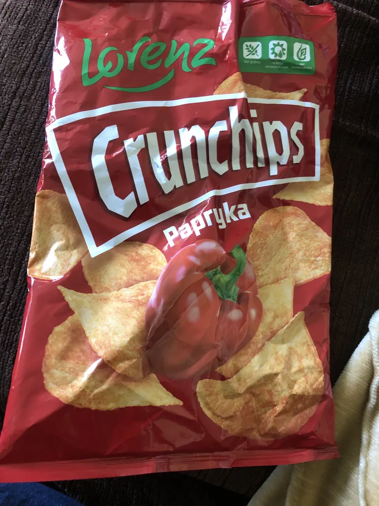 Potato crisps with paprika flavour.
