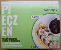 Pieczeń drobiowa w sosie chrzanowy z puree ziemniaczano-selerowym i burakami