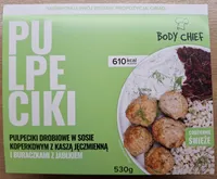 Pulpeciki drobiowe w sosie koperkowym z kaszą jęczmienną i buraczkami z jabłkiem