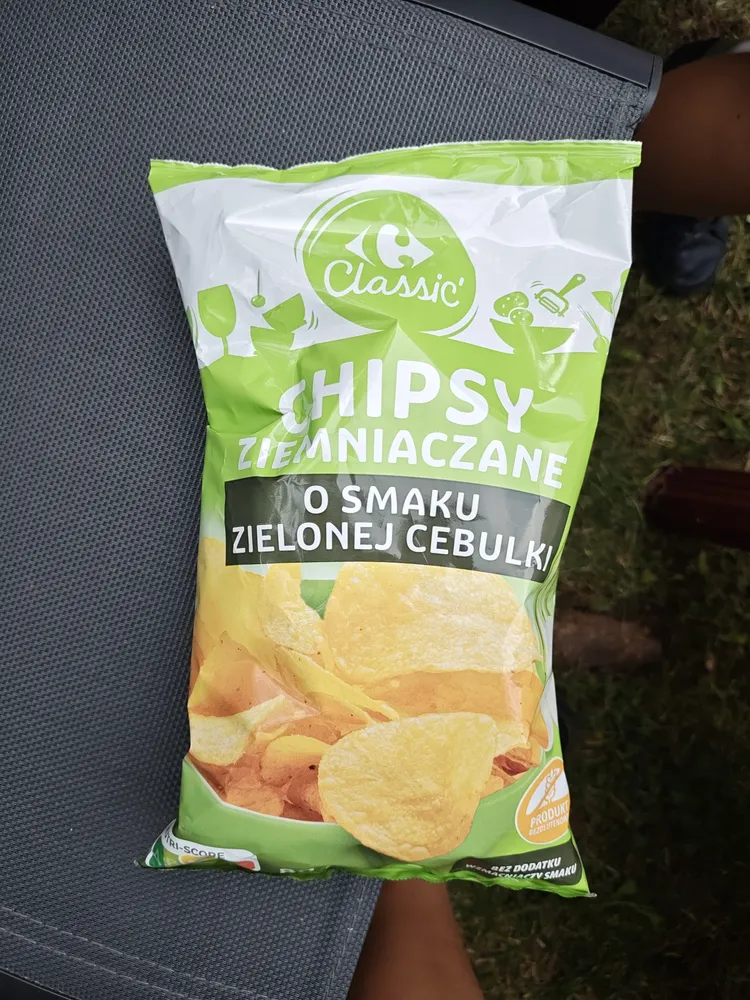 CHIPSY ZIEMNIACZANE O SMAKU ZIELONEJ CEBULKI