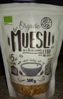 Organic muesli with chia and seeds