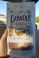 Granola Keto with cocoa