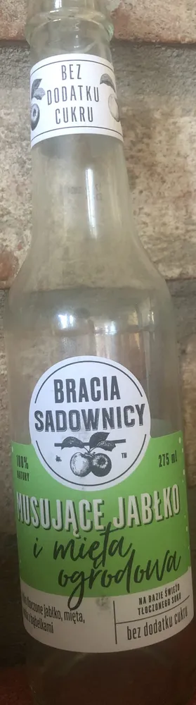 Musujące jabłko i mięta ogrodowa