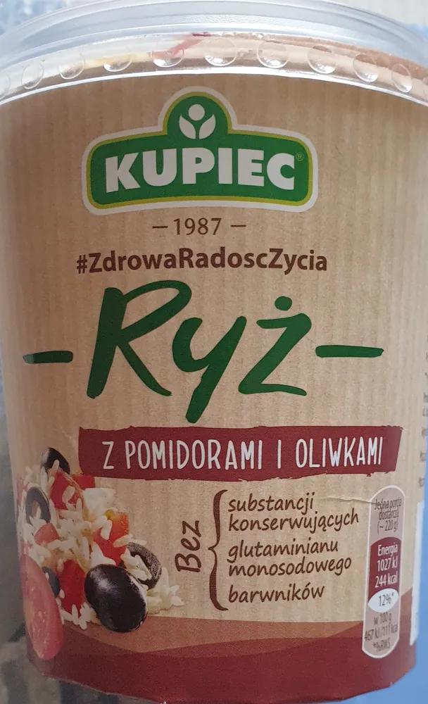 Ryż z pomidorami i oliwkami