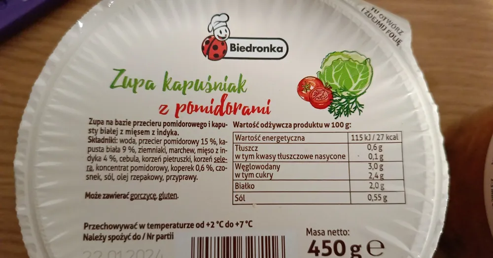 Zupa kapuśniak z pomidorami