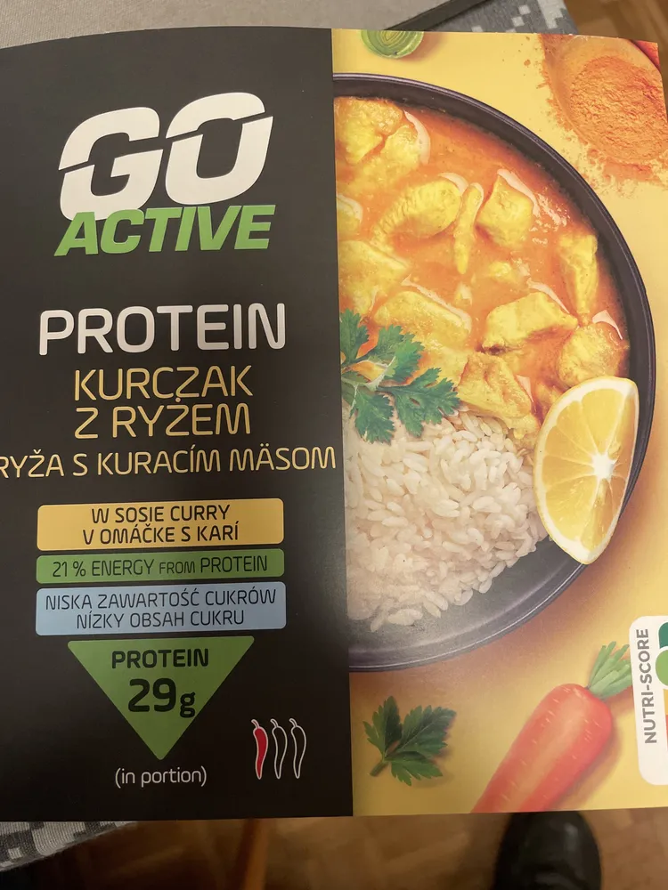 Kurczak z ryżem w sosie curry