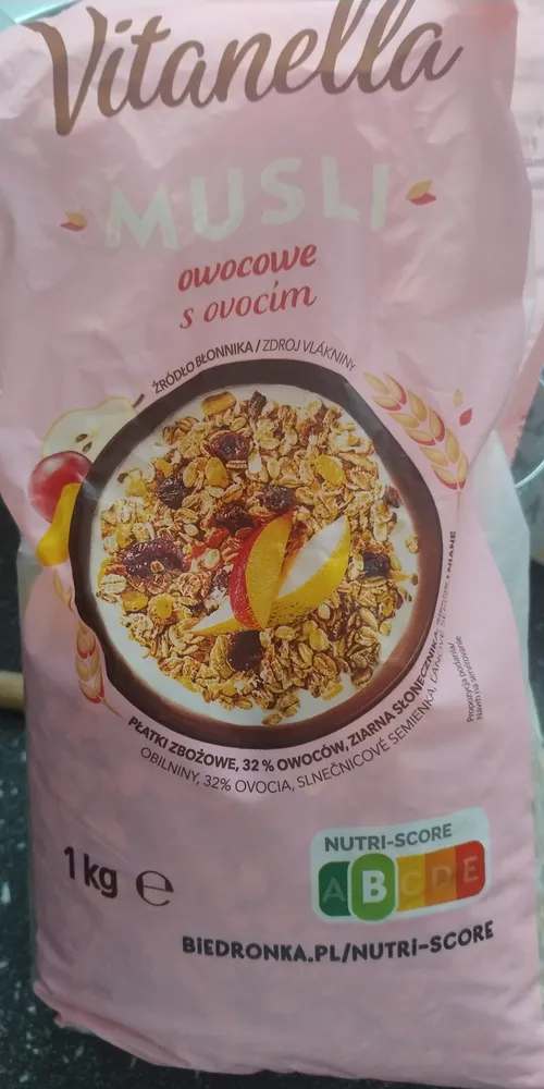 Musli owocowe z owocami