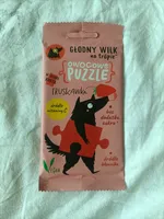 Głodny wilk na tropie truskawkowy