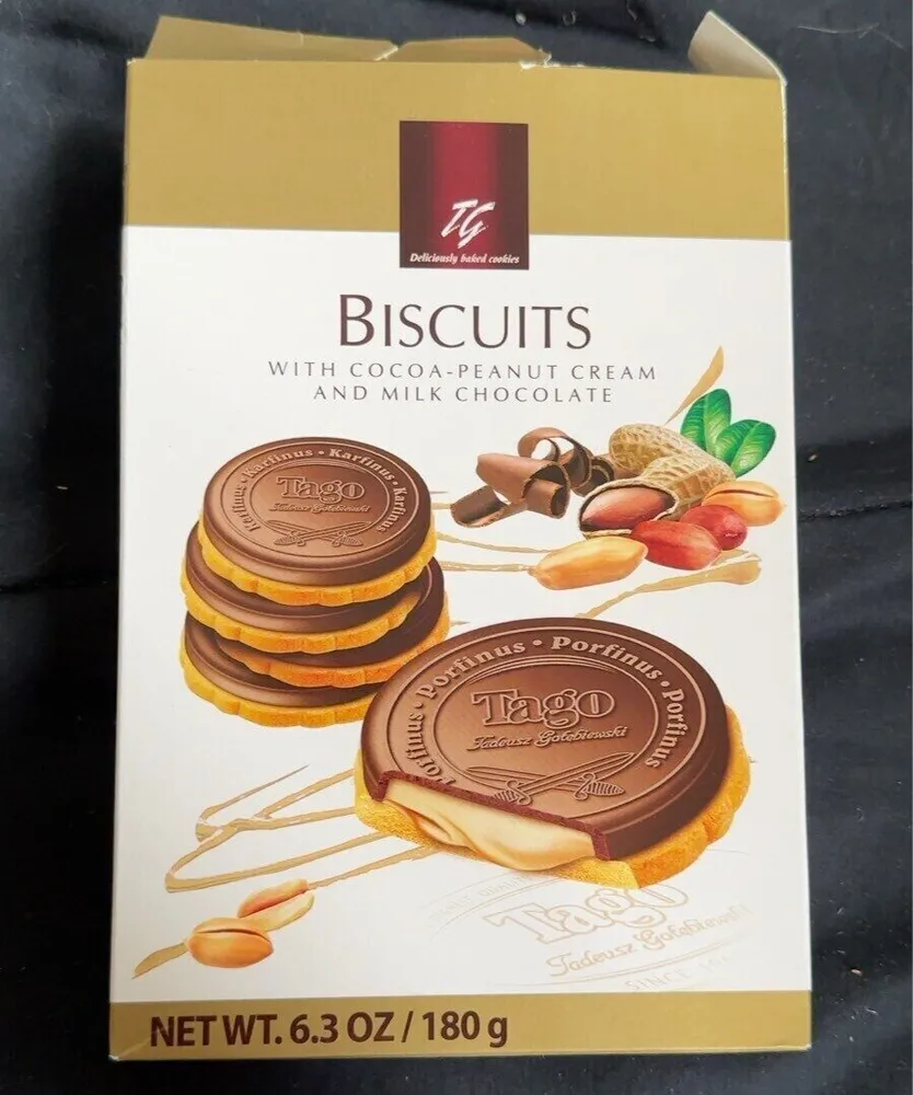 Biscuits with cocoa-peanut cream and milk chocolate