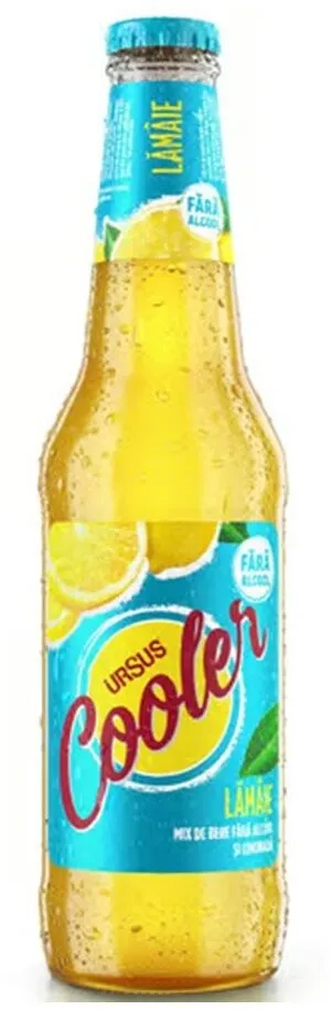 Amestec de bere fără alcool cu suc de lămâie