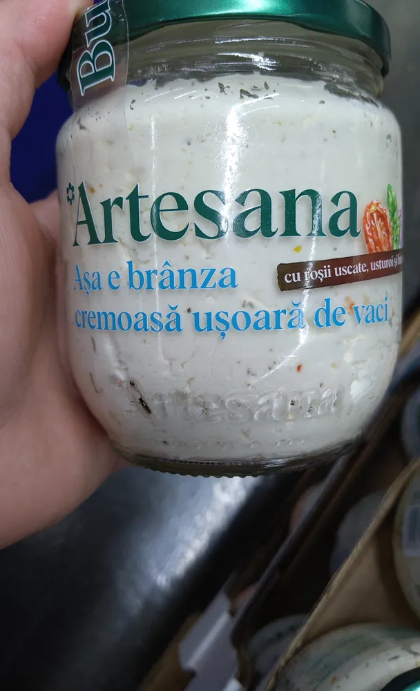 artesana branza de vaci cu rosii
