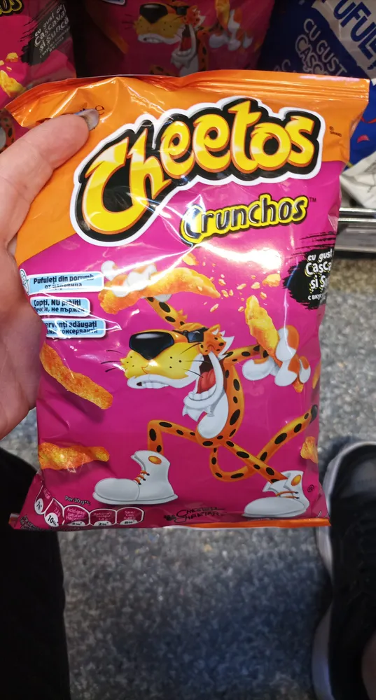 Cheetos cașcaval și sunca