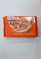 Alfers with vanilla cream and cocoa waffle