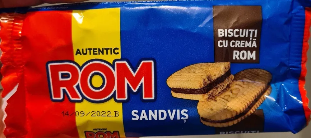 Biscuiți cu crema de cacao și rom