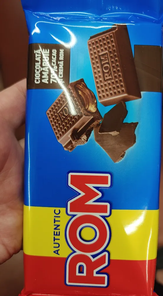 Autentic Rom - Ciocolată amăruie 70% cacao şi cremă rom