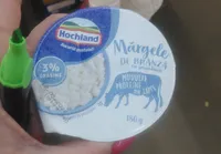 Granule de brânză proaspătă cu smântână