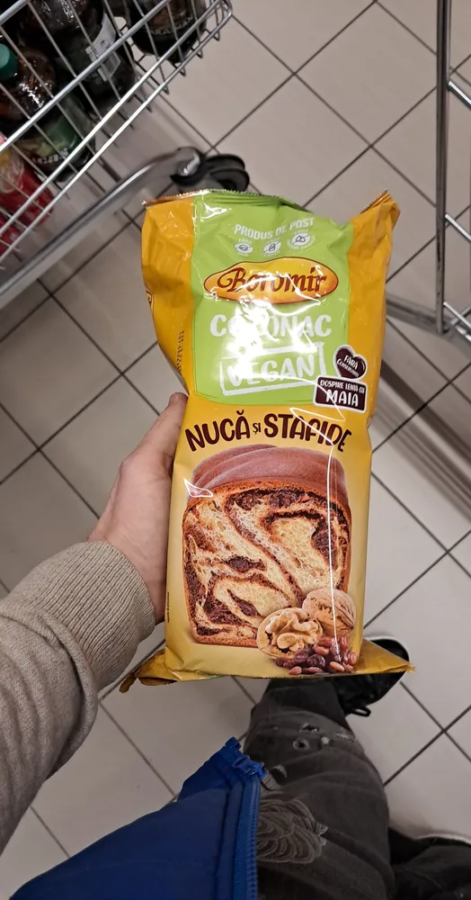 Cozonac nucă - stafide