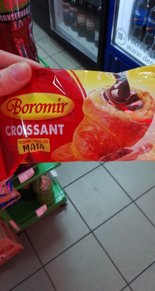 Croissant cu maia