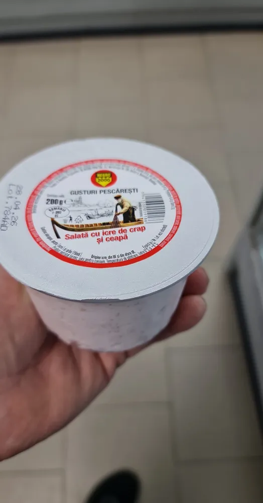 Salata cu icre de crap si ceapa