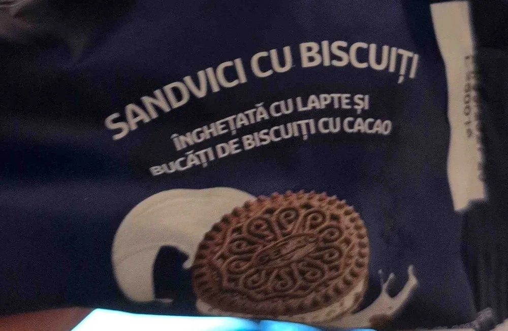 Sanvici cu biscuiti