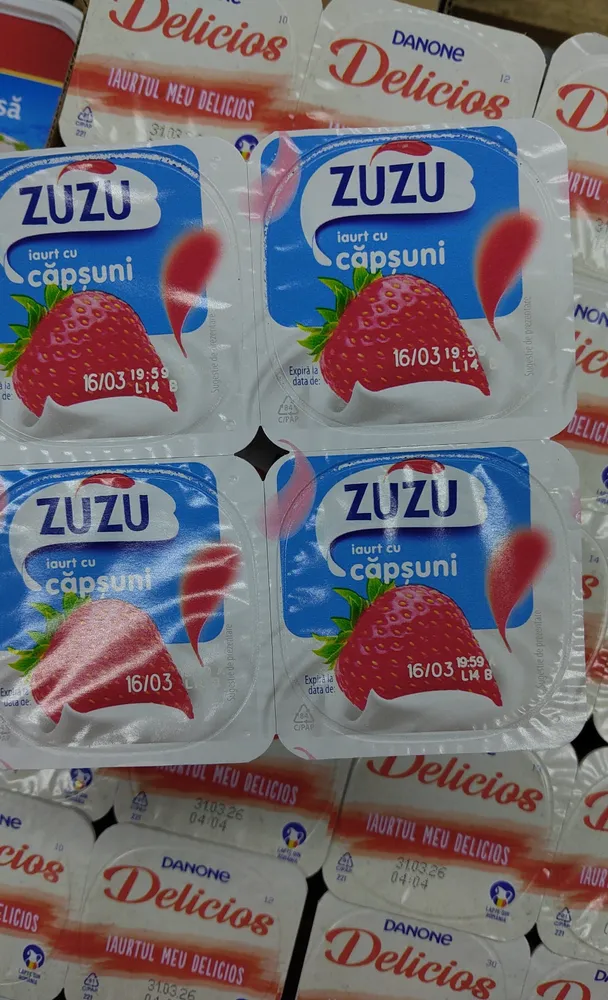 Iaurt cu căpșuni