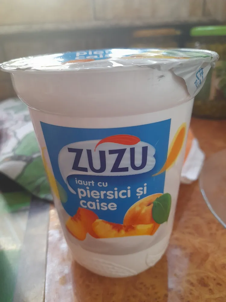 Zuzu Iaurt cu piersici și caise