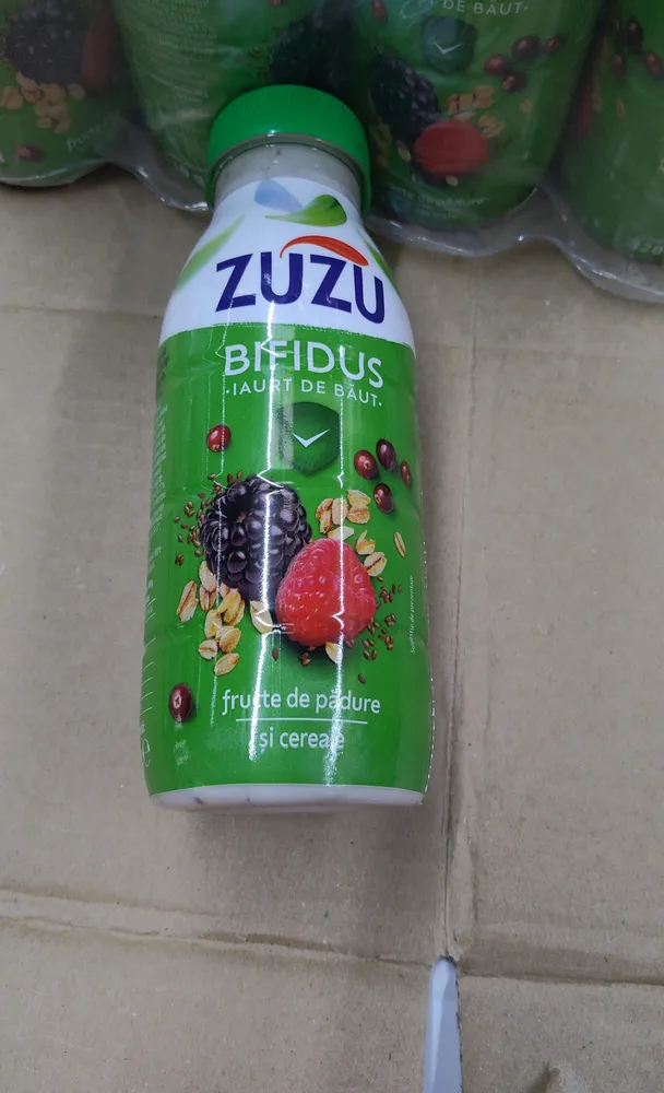 zuzu iaurt de baut fructe padure