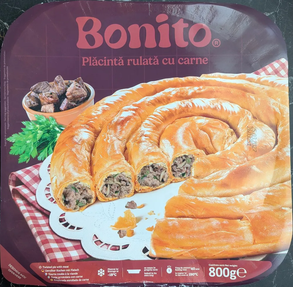 Plăcintă rulată cu carne