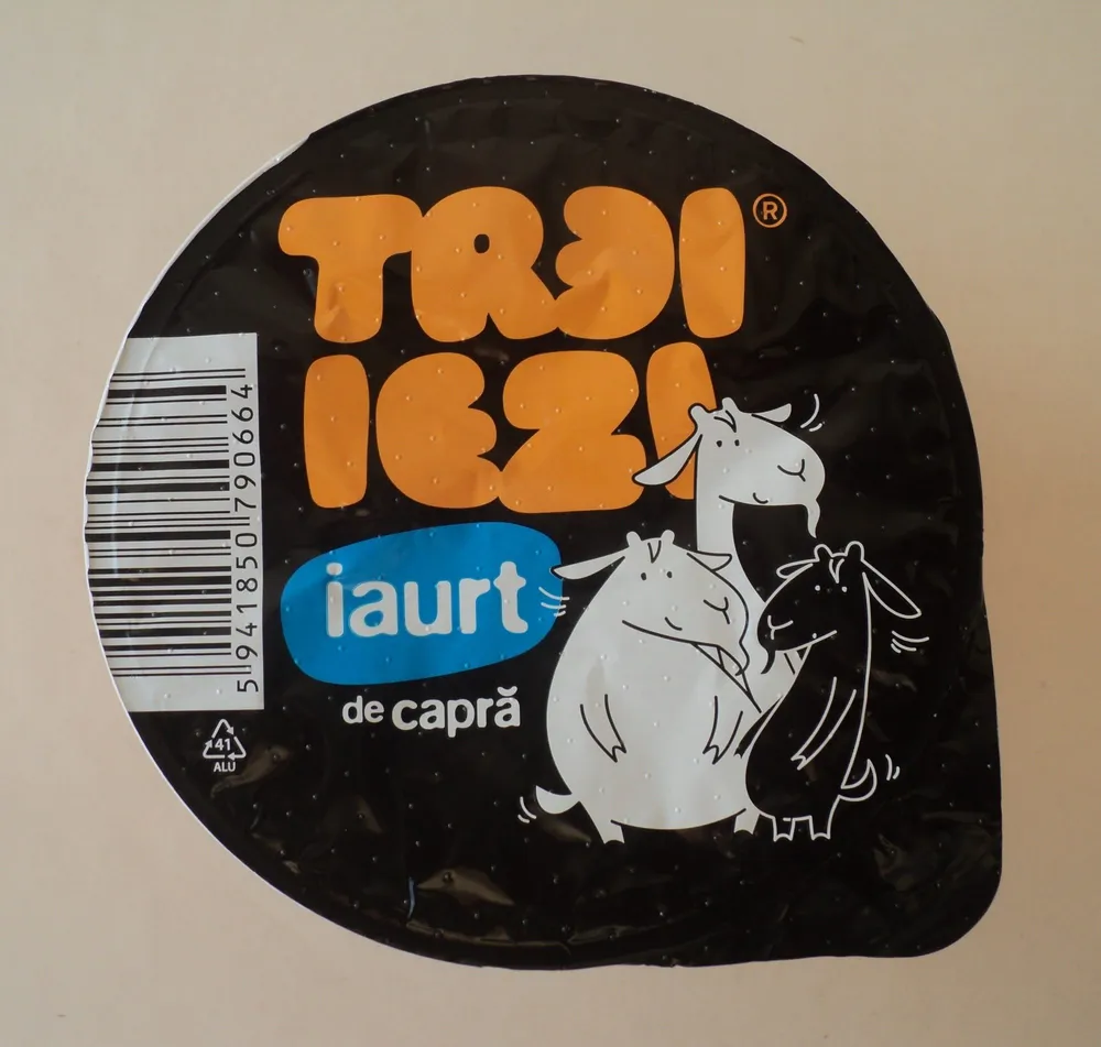Trei iezi Iaurt de capra