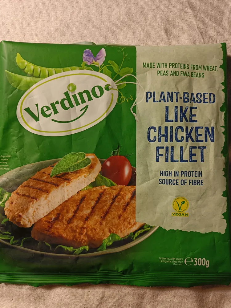 Plant-based deli slices with bellpepper