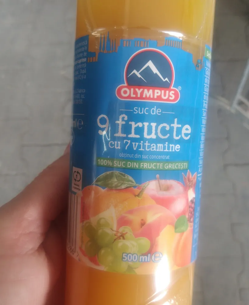 Suc de 9 fructe cu 7 vitamine