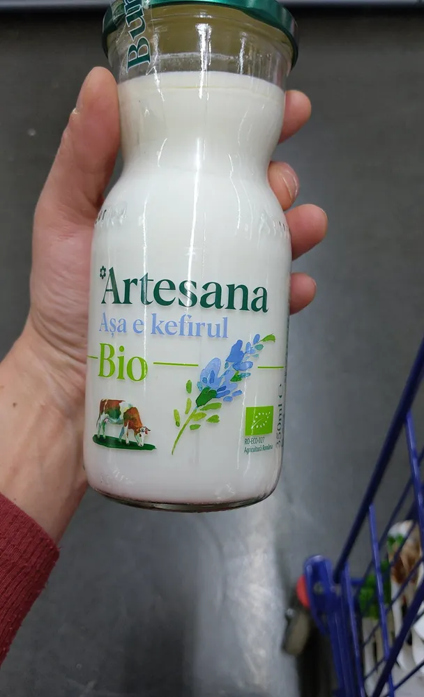 Kefir din lapte de vacă ecologic