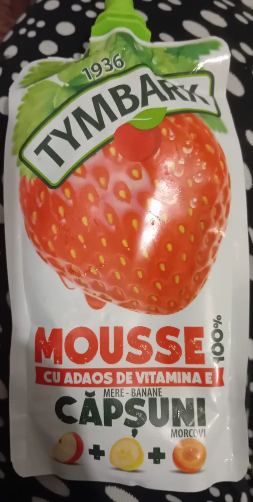 Mousse cu adaos de vitamine, căpșuni și morcov
