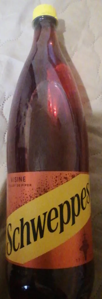 Schweppes Vișine și Piper Negru