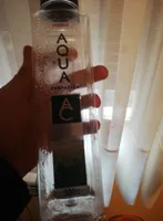 Agua mineral natural