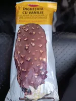 Înghețată Cu Vanilie Și Glazura De Ciocolată
