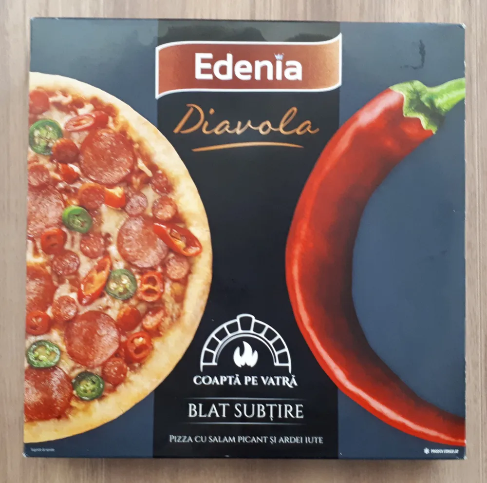 Diavola - Pizza cu salam picant şi ardei iute