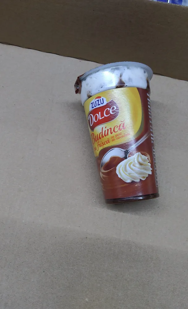 Budinca Zuzu cu frișcă