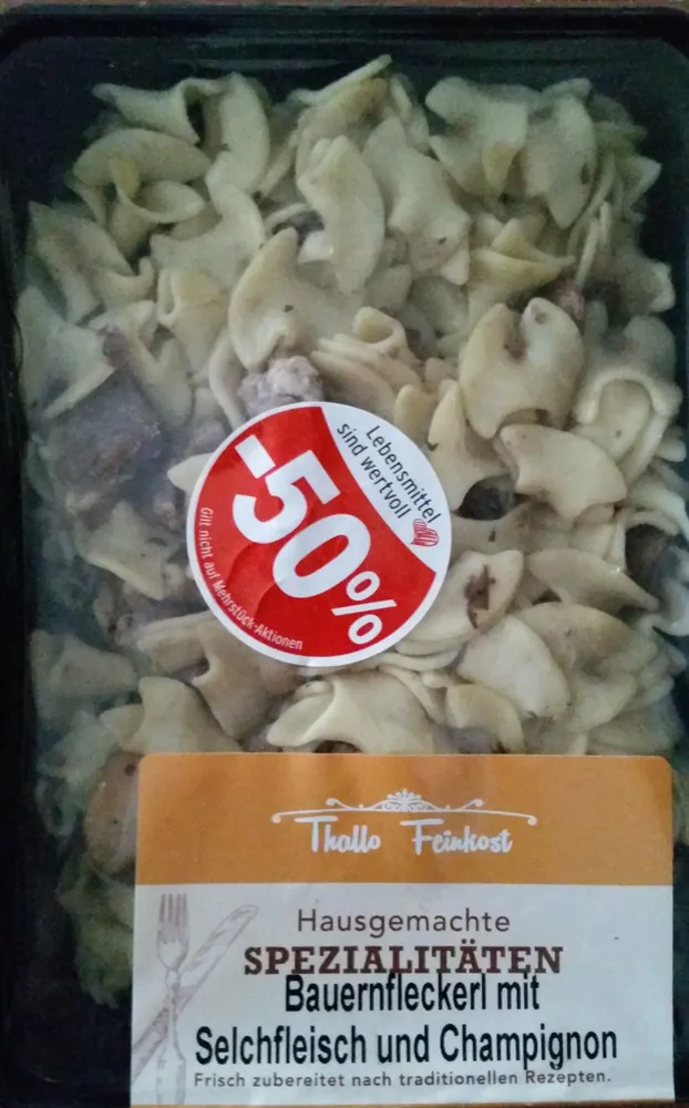 Bauernfleckerl mit Selchfleisch und Champignon