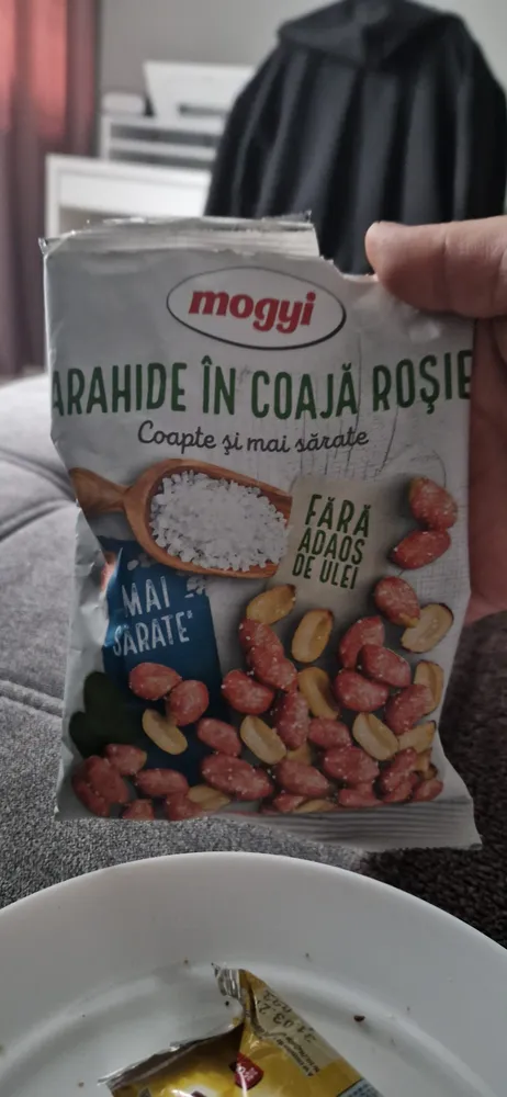 arahide in coaja rosie