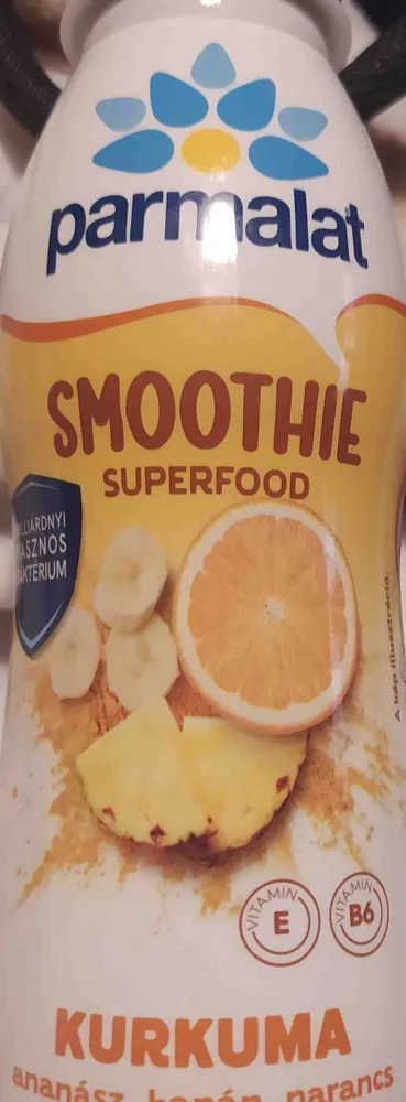 Smoothie superfood kurkuma pineapple banana orange