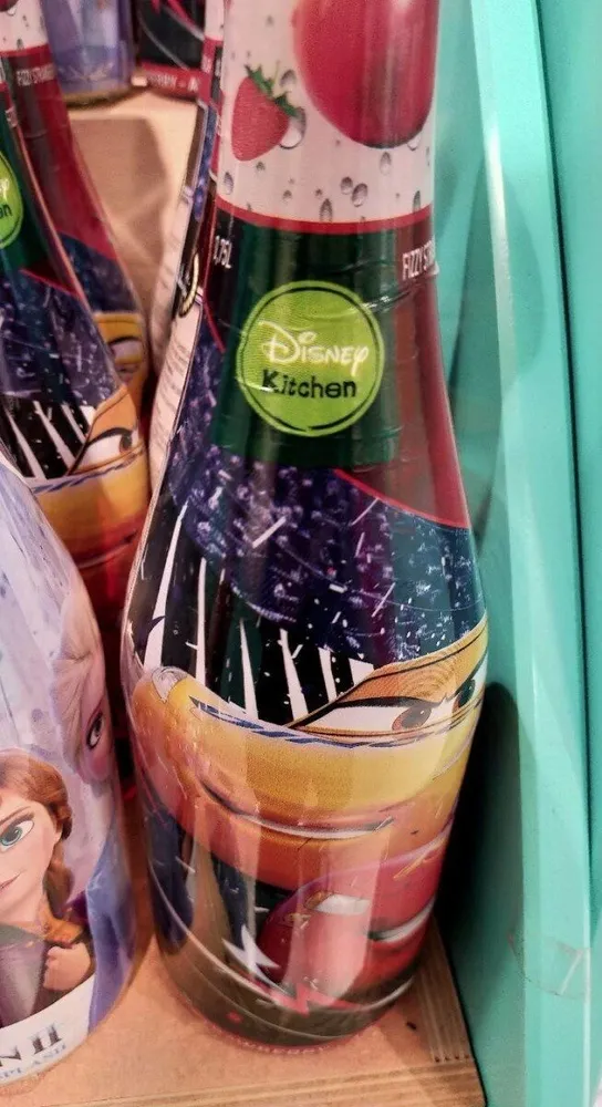 Fizzy strawberry-apple splash