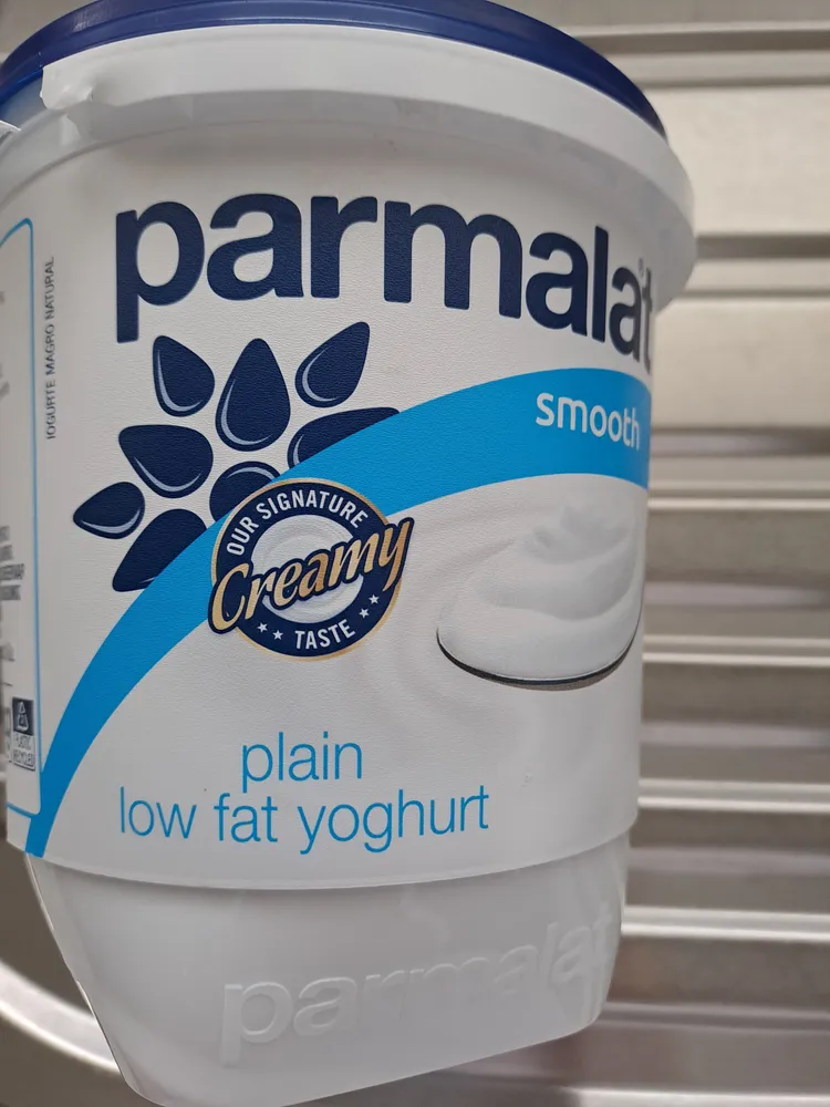 Smooth plain Low fat yogurt
