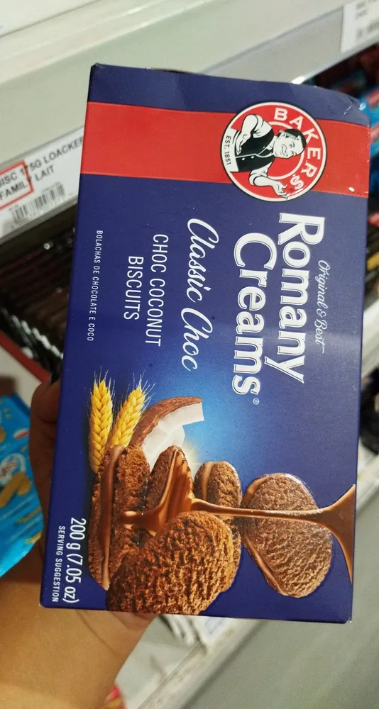 Bakers Romany Creams Classic Chocolate Biscuit 200G