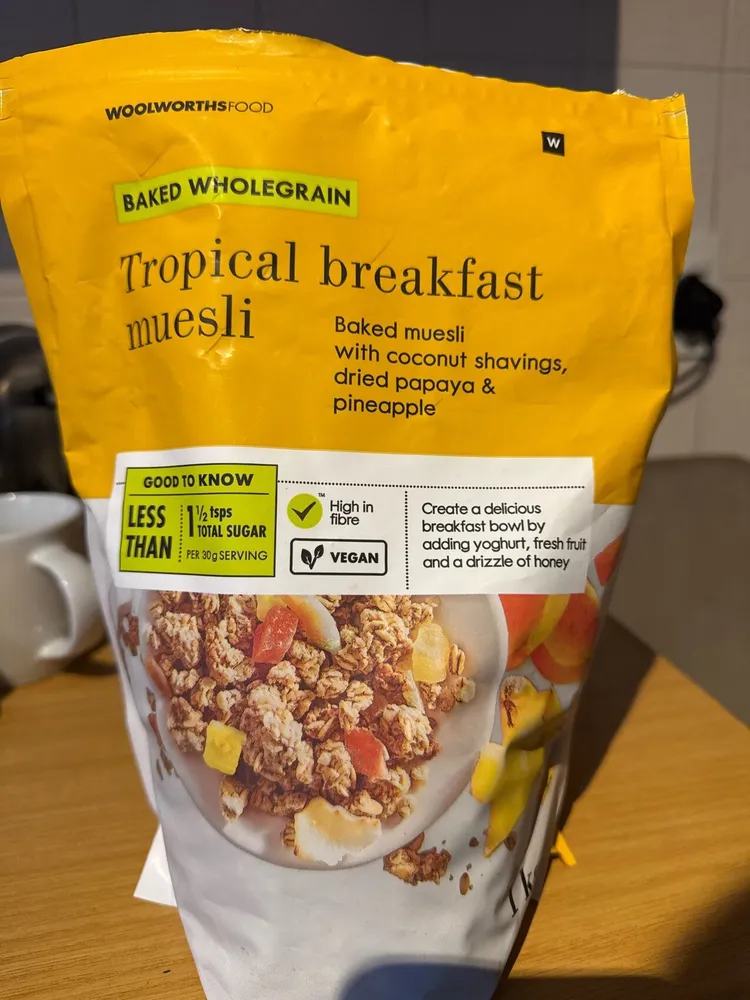 Tropical breakfast muesli