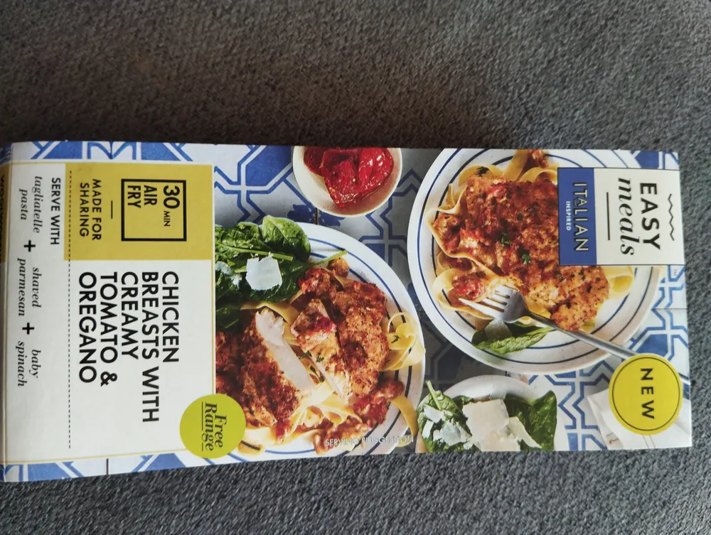 Chicken breasts with creamy tomato and oregano