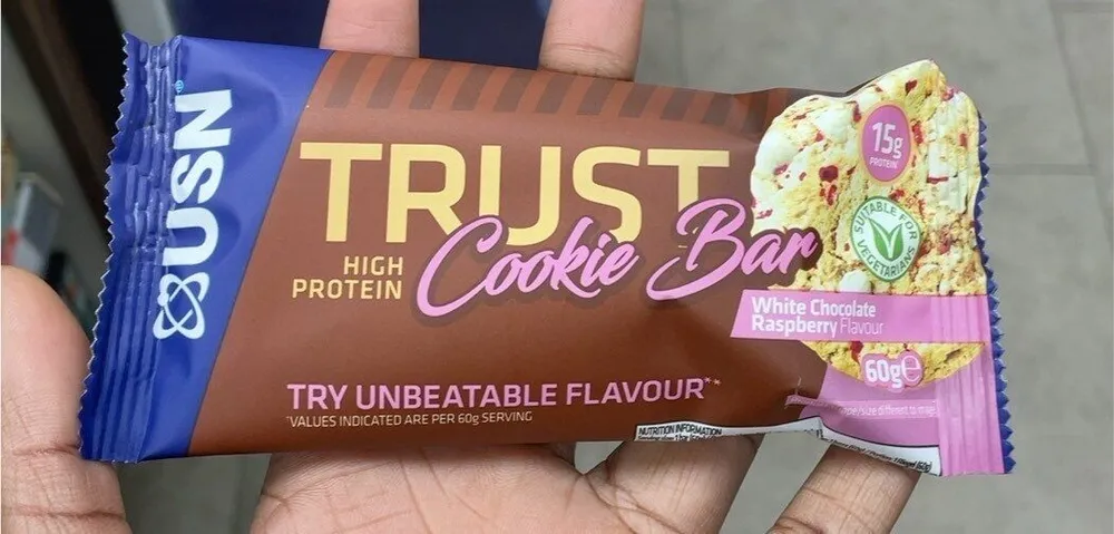 Trust White Chocolate Raspberry Cookie Bar