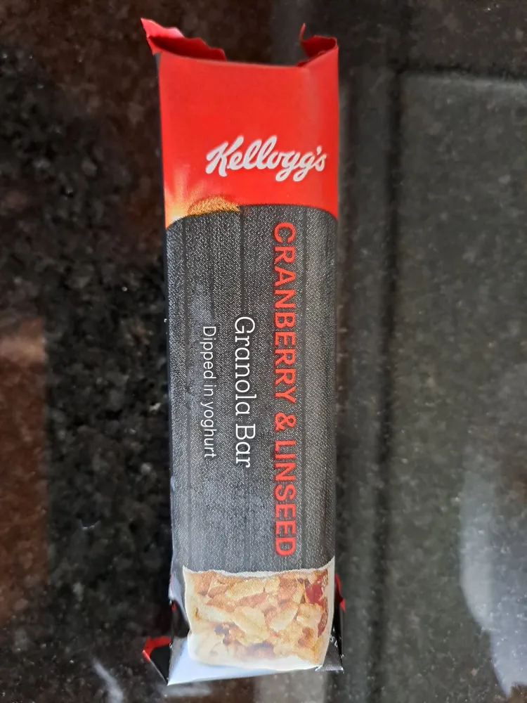 Cranberry linseed granola bar